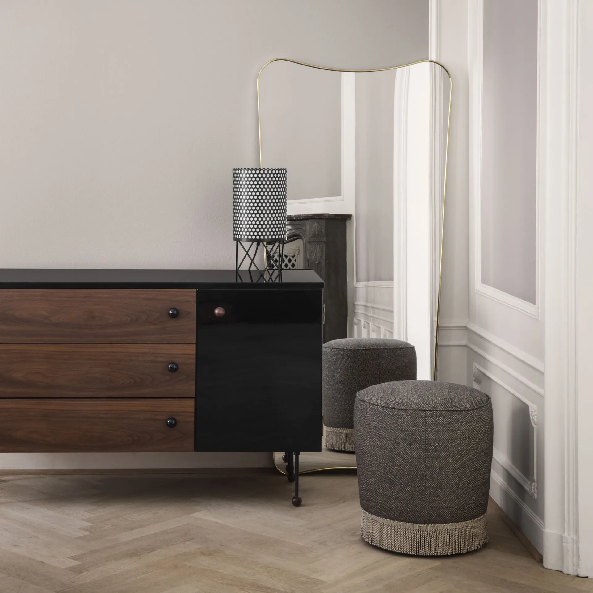 62 Dresser, American walnut, 6 drawers GUBI
