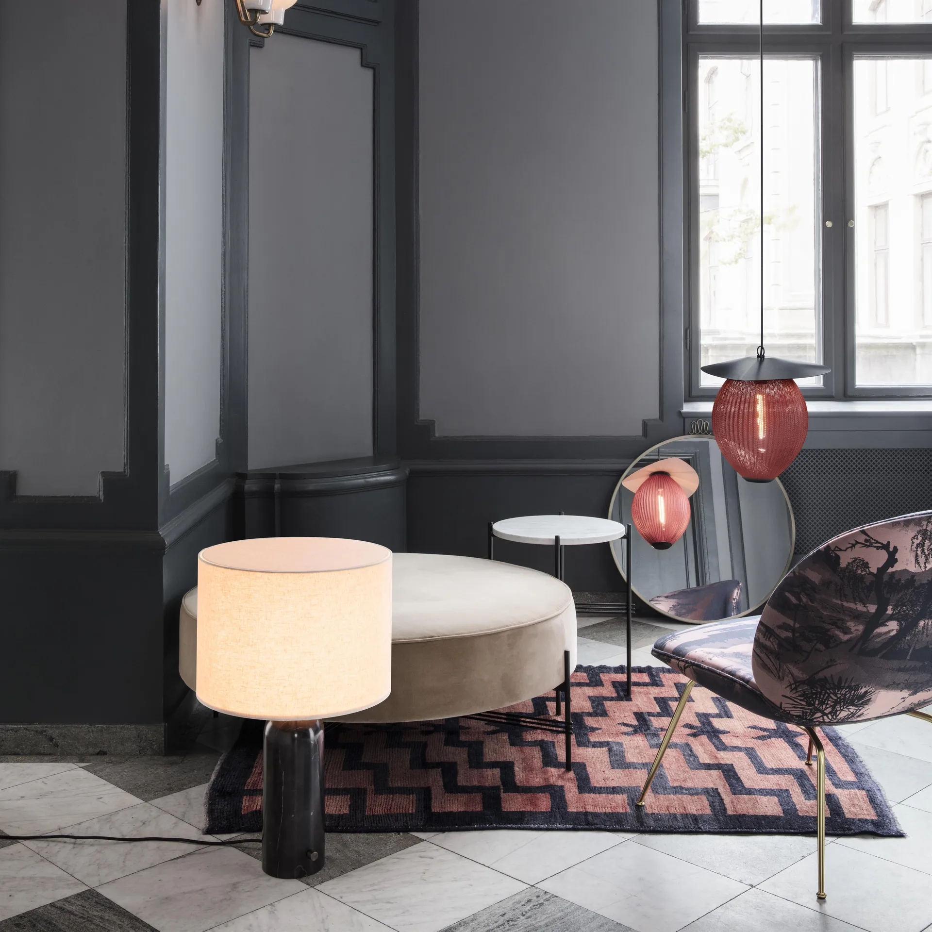 Gravity S table lamp, black marble + white shade GUBI