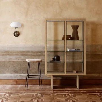 Private display cabinet - Glass. light stained oak - GUBI