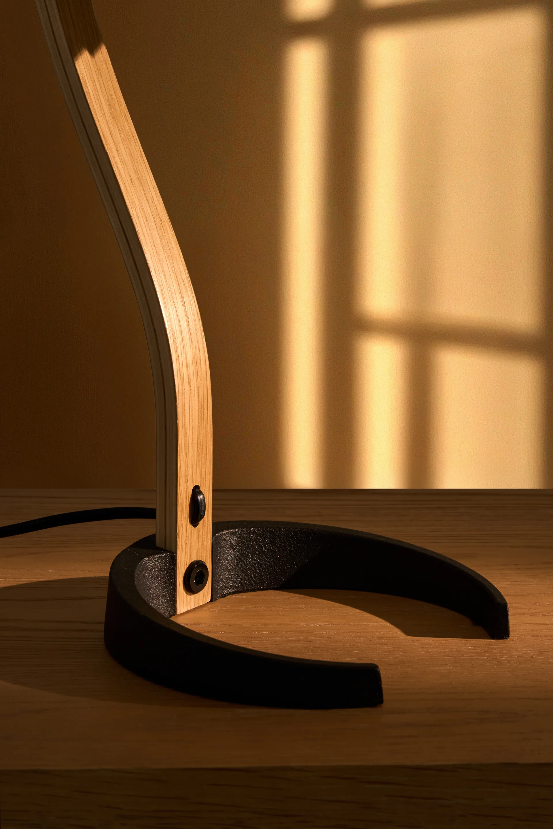 Timberline table lamp, Oak-birch-white GUBI