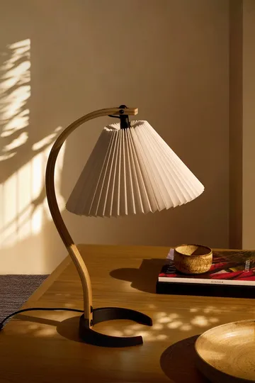 Timberline table lamp - Oak-birch-white - GUBI
