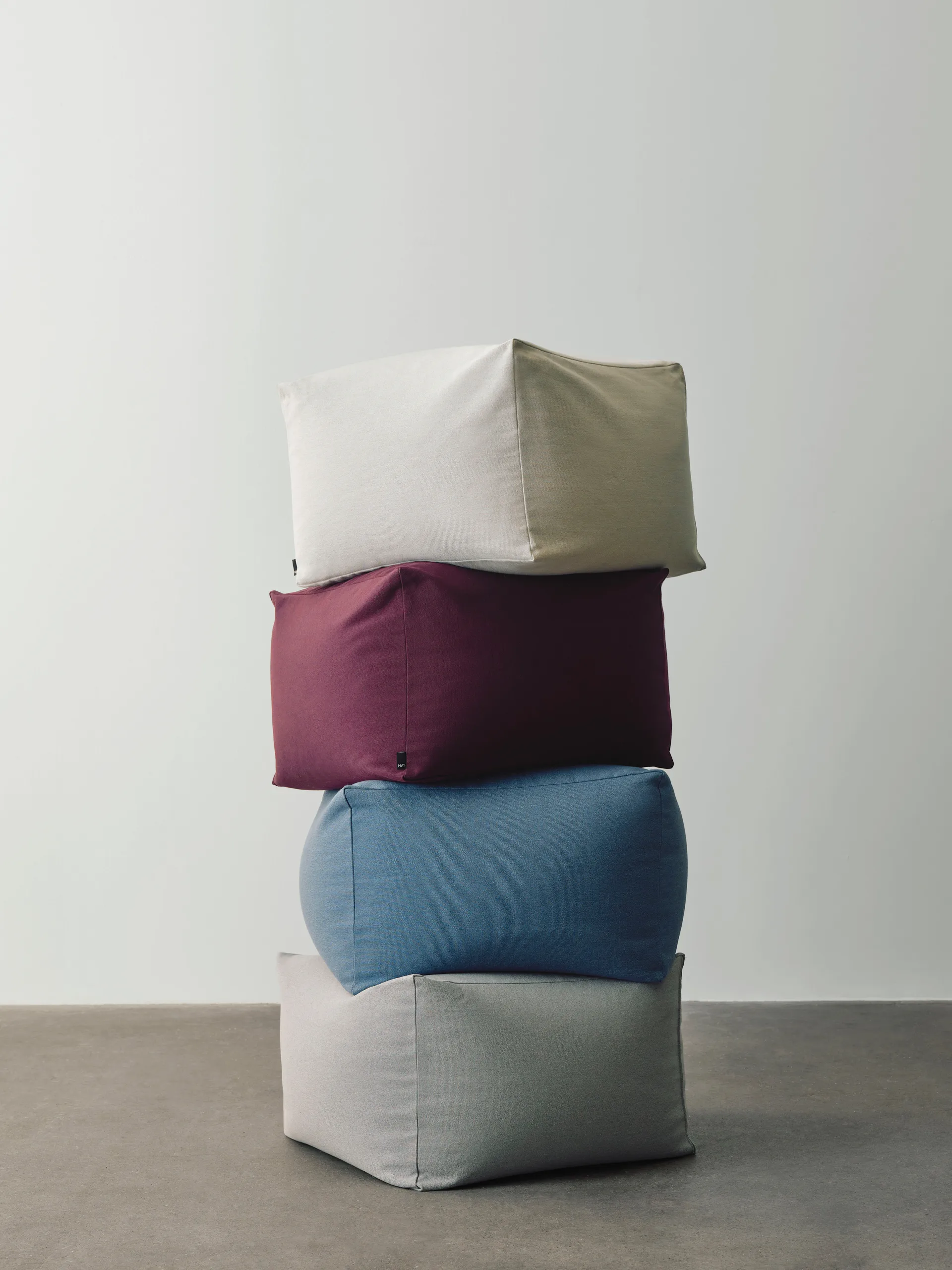 Story pouf 40x49x49 cm, Sand HAY