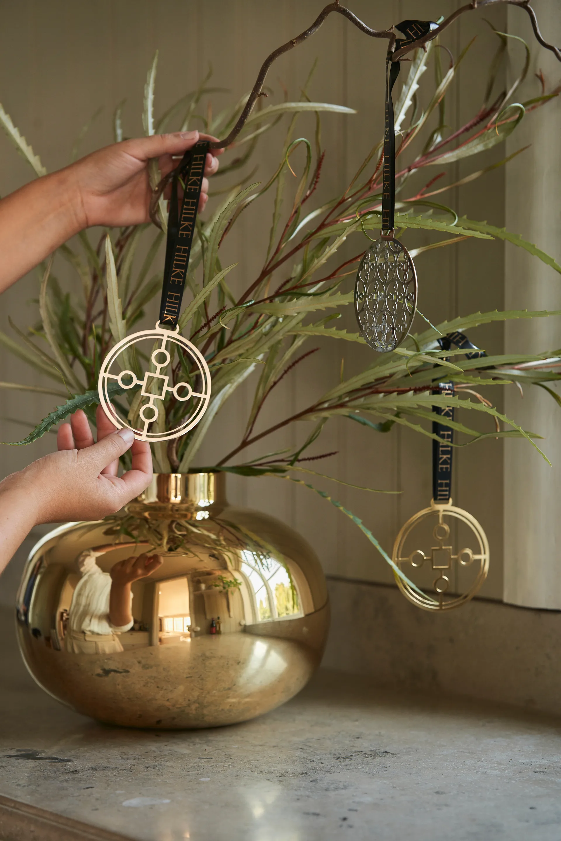 Anima Gemella 1 tree ornament, Brass Hilke Collection