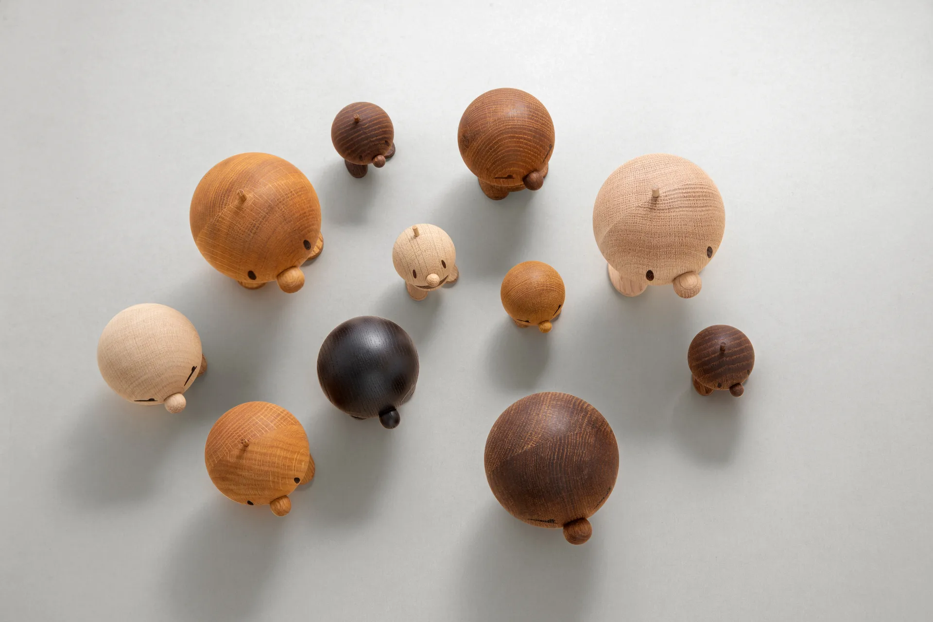 Hoptimist Bumble S figure, Smoked oak Hoptimist