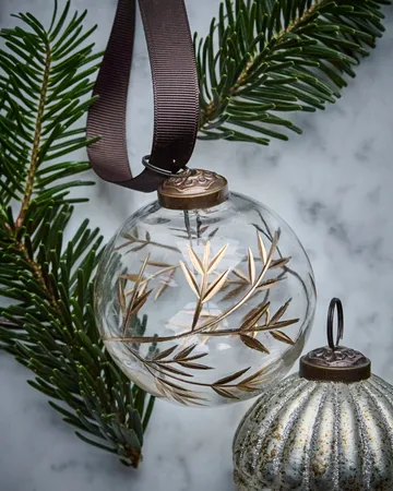 Leaf Christmas tree ornament Ø7.5 cm 4-pack - Clear gold - House Doctor