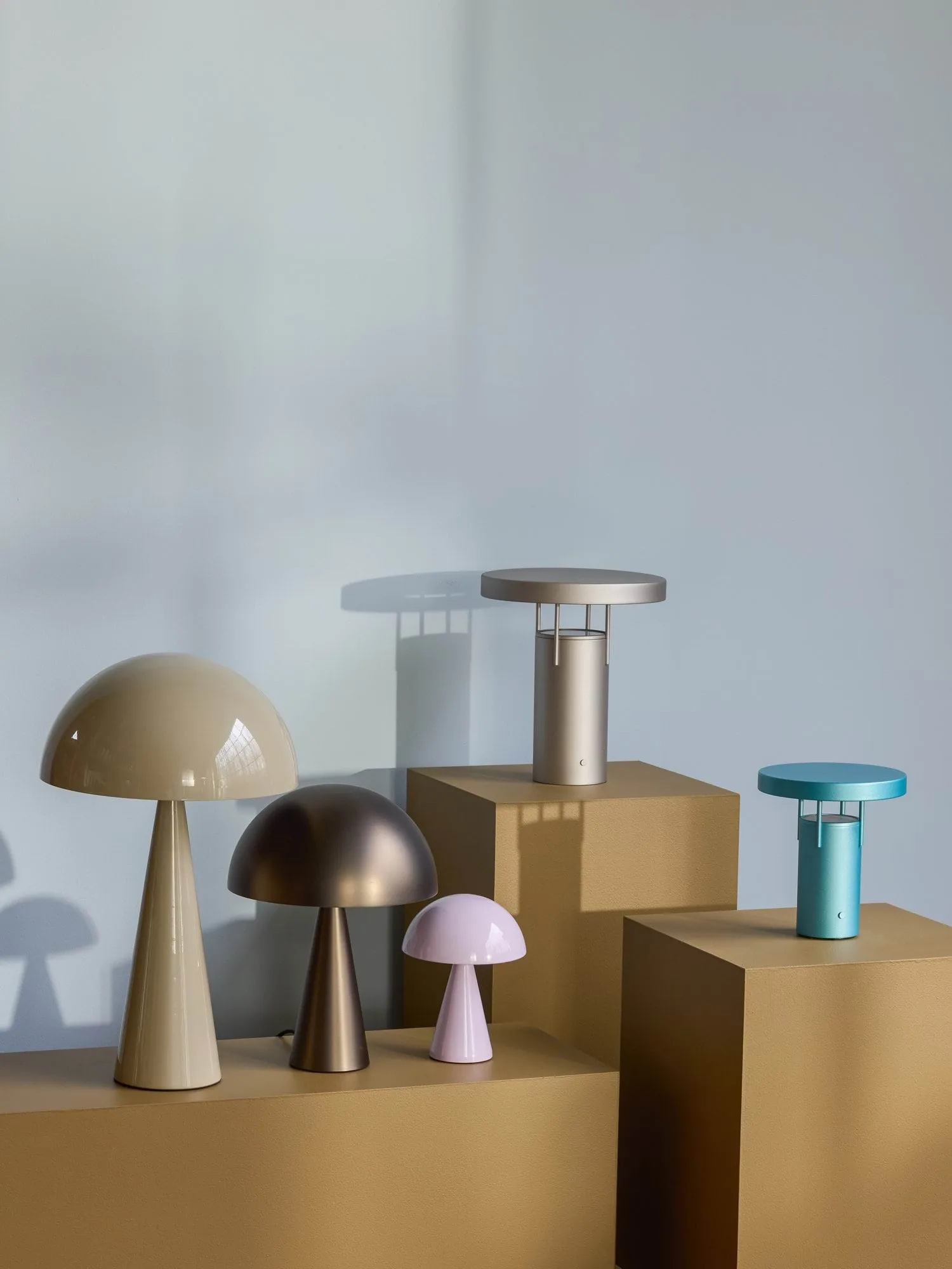 BringMe portable table lamp, Metallic sand, 28 cm Hübsch