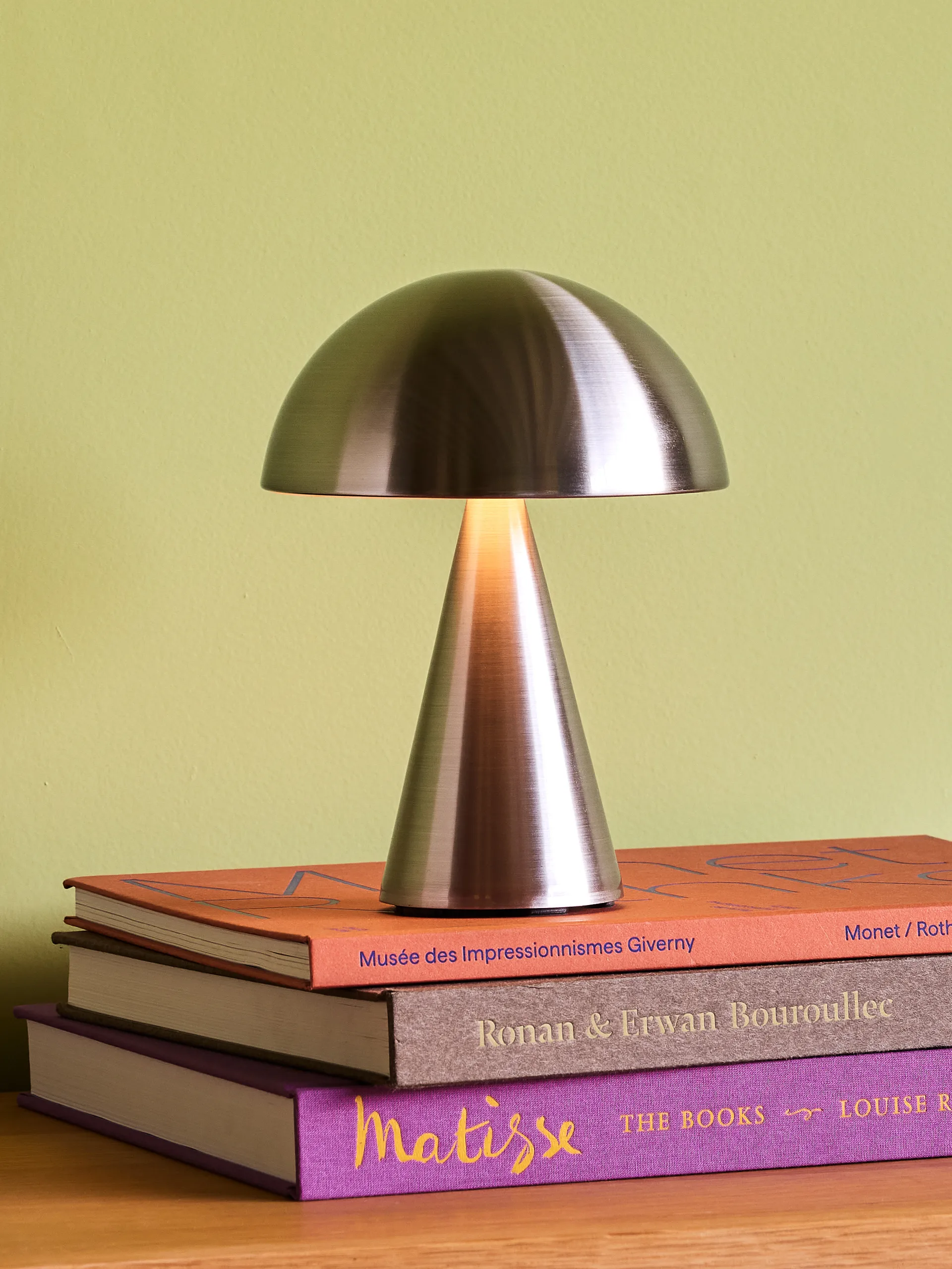 Mush portable table lamp, Nickel Hübsch