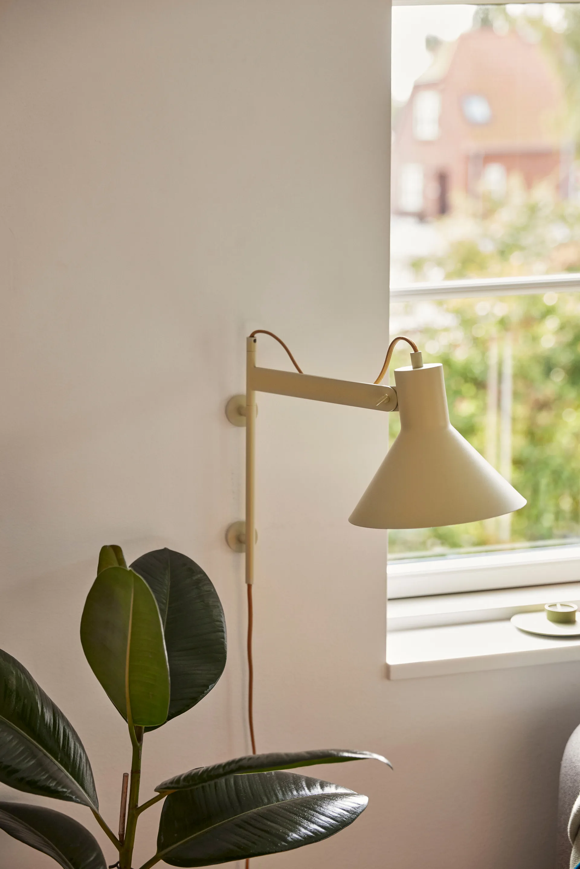 Studio wall lamp, Light green Hübsch