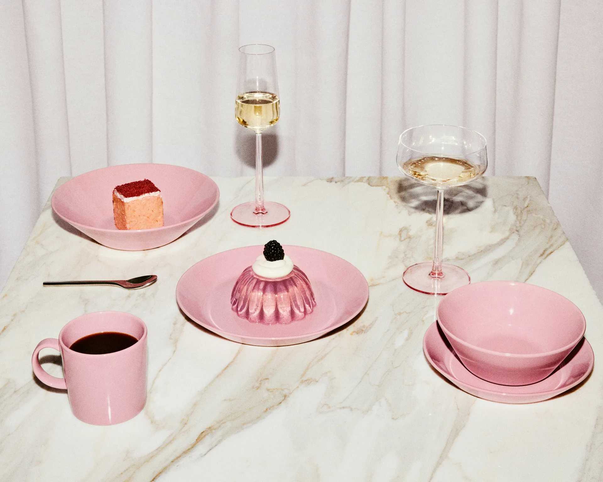 Essence cocktail glass 2-pack, Rose, 31 cl Iittala