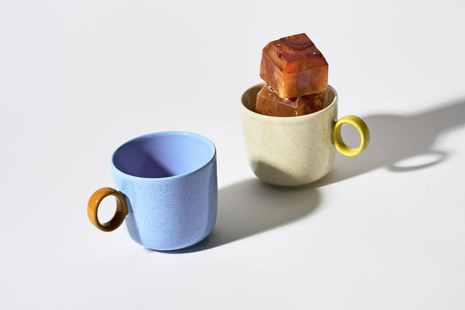 Play mug spotted 35 cl, Blue-umber Iittala