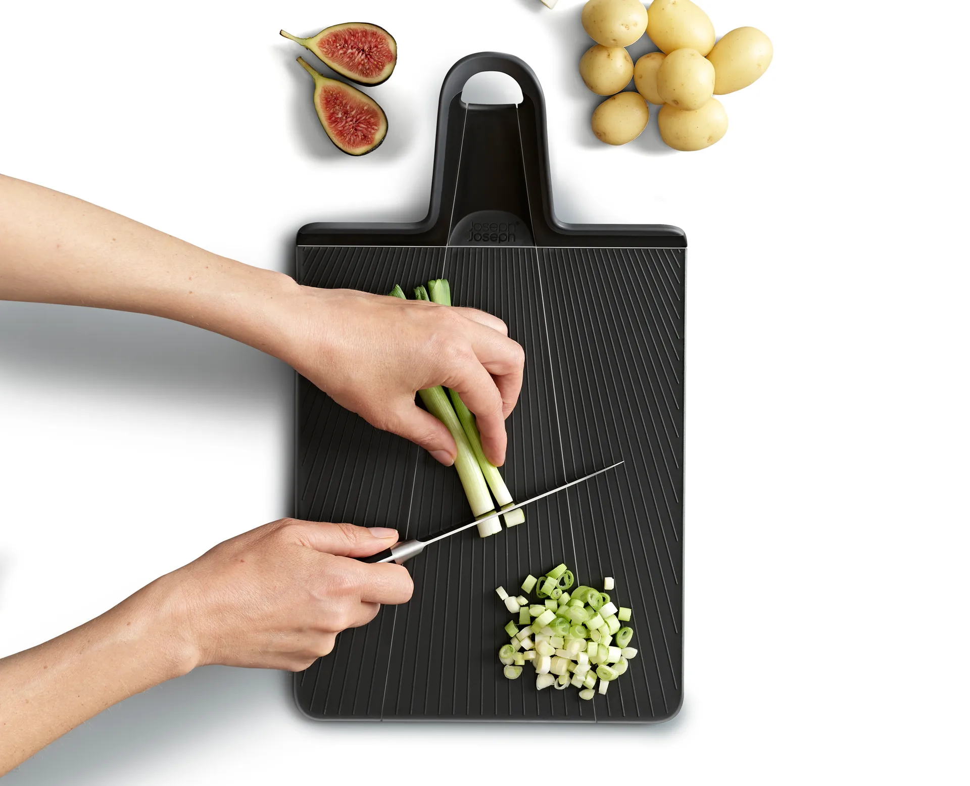Chop2pot Cutting Board Plus Black, Regular Joseph Joseph