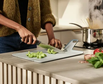 Chop2pot Cutting Board Plus Light Blue - Regular - Joseph Joseph