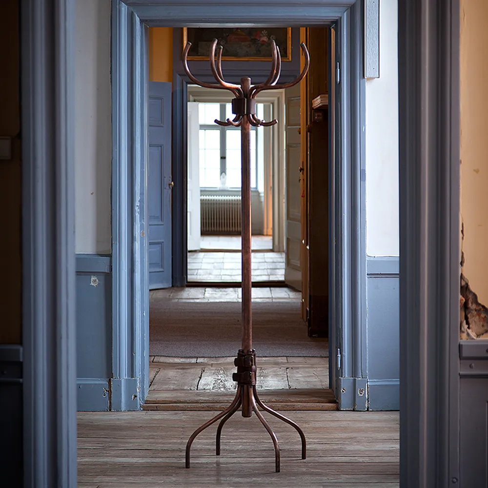 Babe coat rack, Blue-natural leather belt Källemo