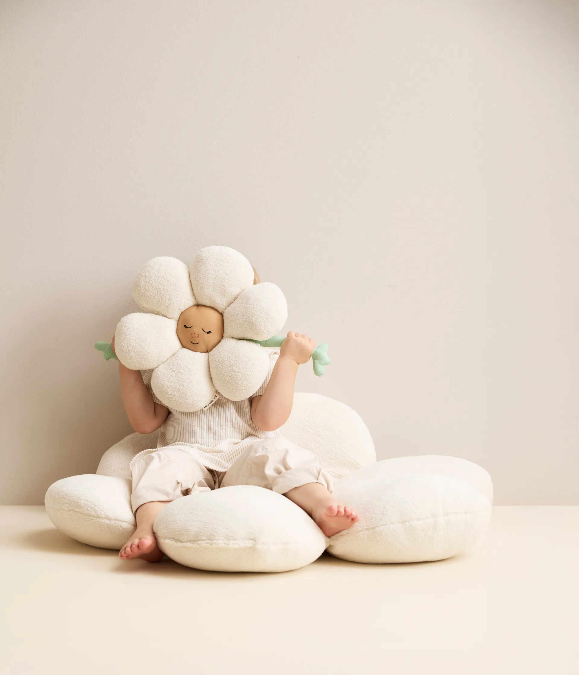 Flower cushion, White-green-yellow Kid's Concept