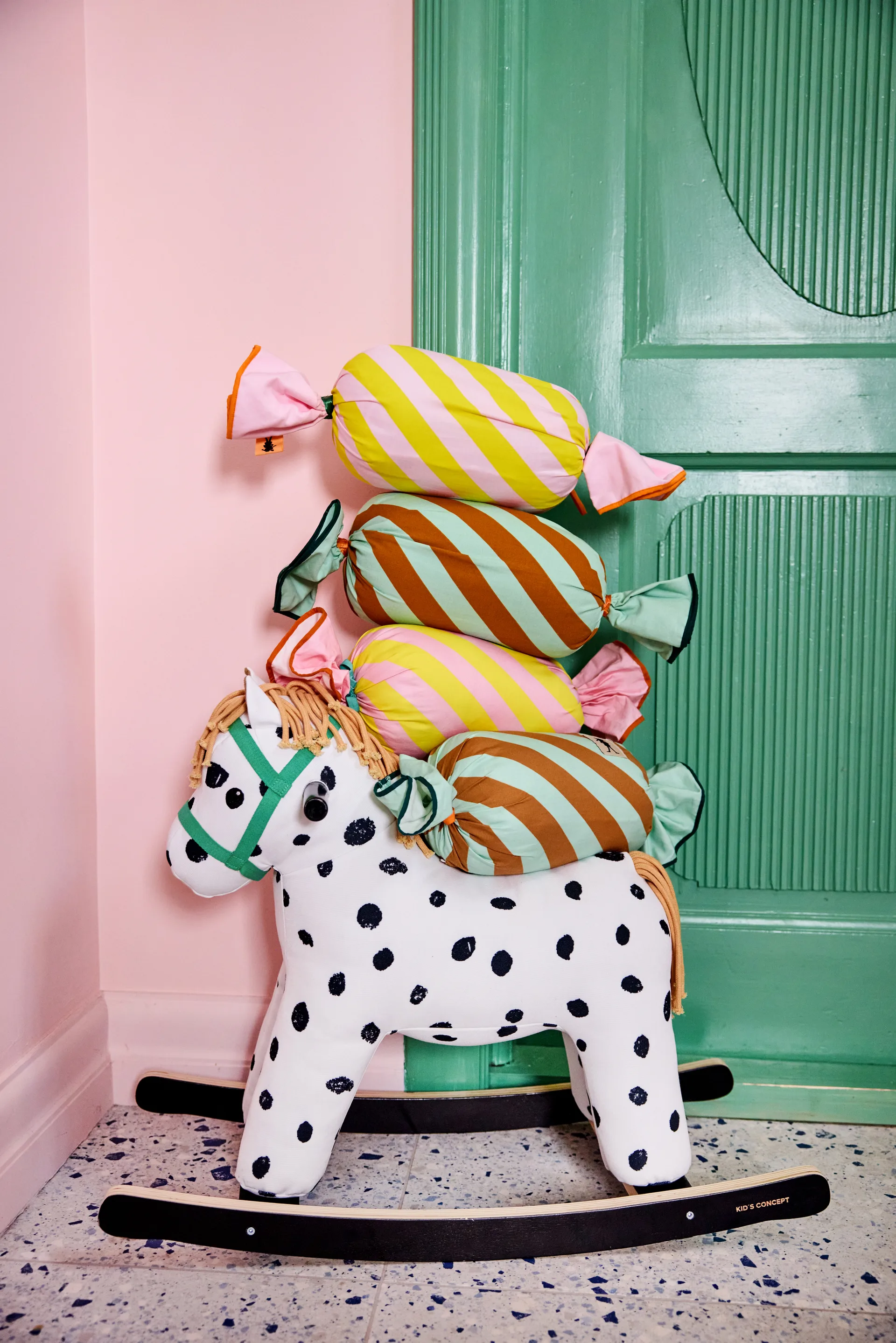Pippi caramel cushion, Pink Kid's Concept