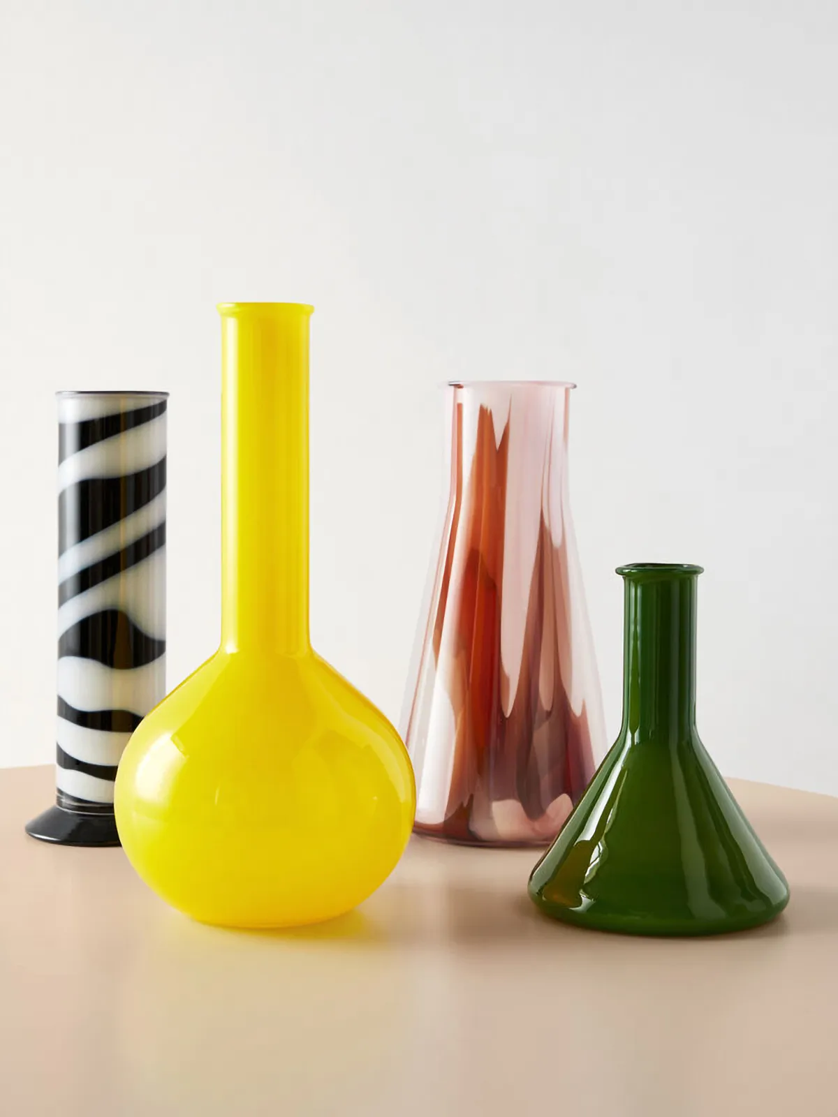 Lab cylinder vase 30 cm, Black-white Kosta Boda