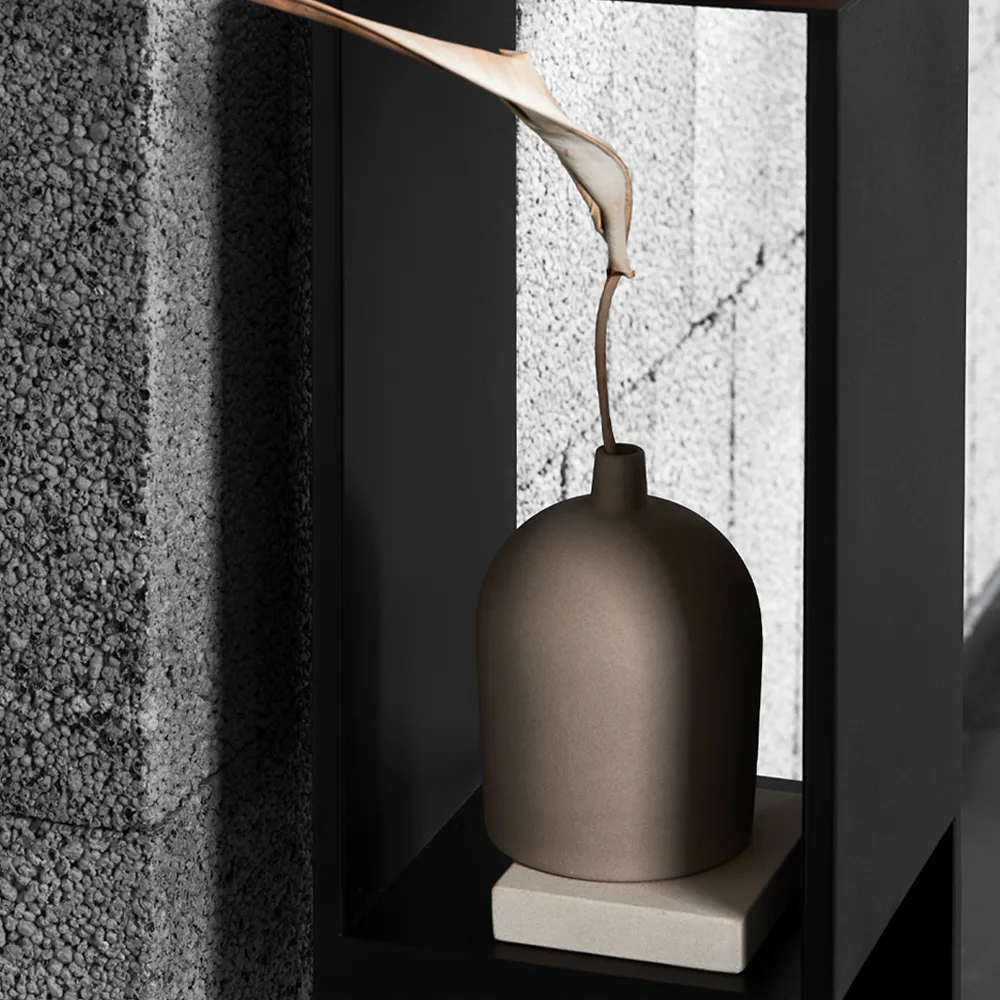 Dome vase, Grey engobe, xs Kristina Dam Studio