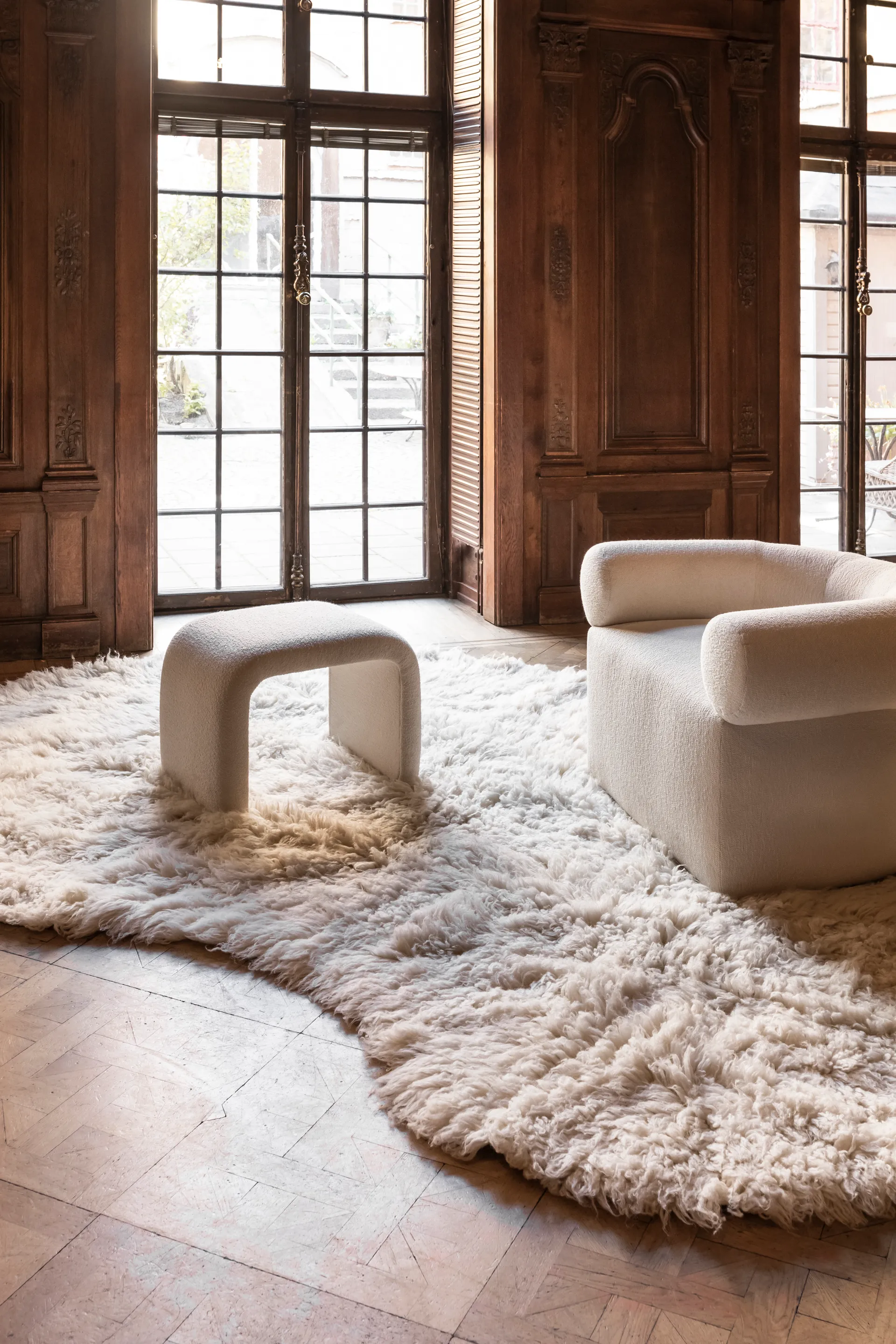 Residue Shaggy wool carpet, Bone White. 250x350 cm Layered
