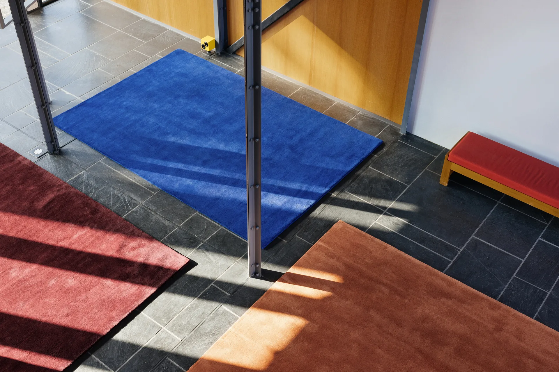 Solid Wool wool rug, Dark blue, 200x300 cm Layered