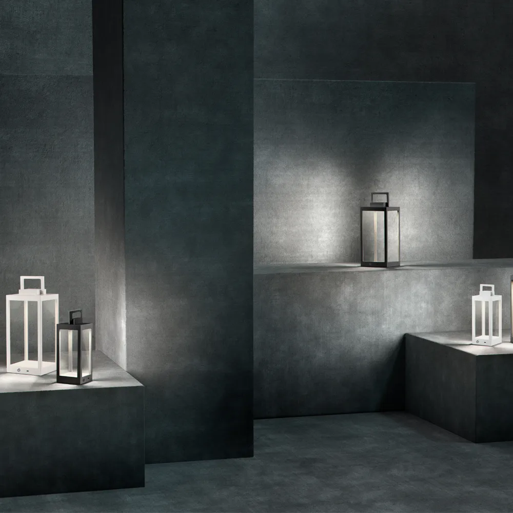 Lantern T1 table lamp, Black Light-Point