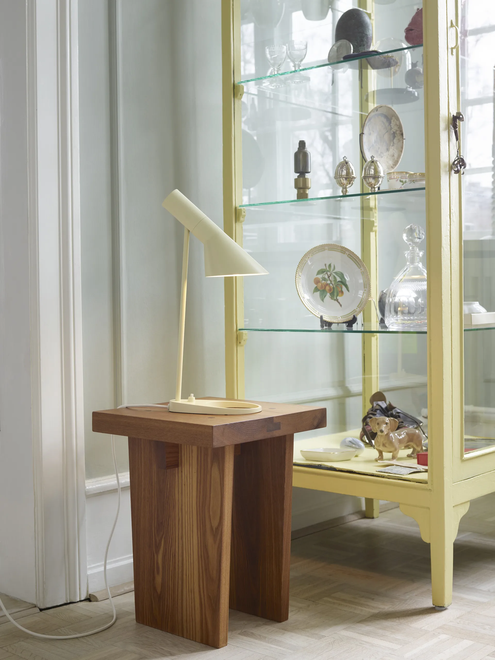 AJ MINI table lamp, Soft lemon Louis Poulsen