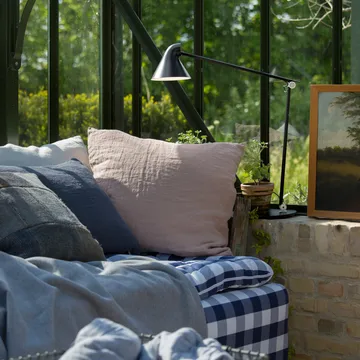 NJP table lamp - Black - Louis Poulsen