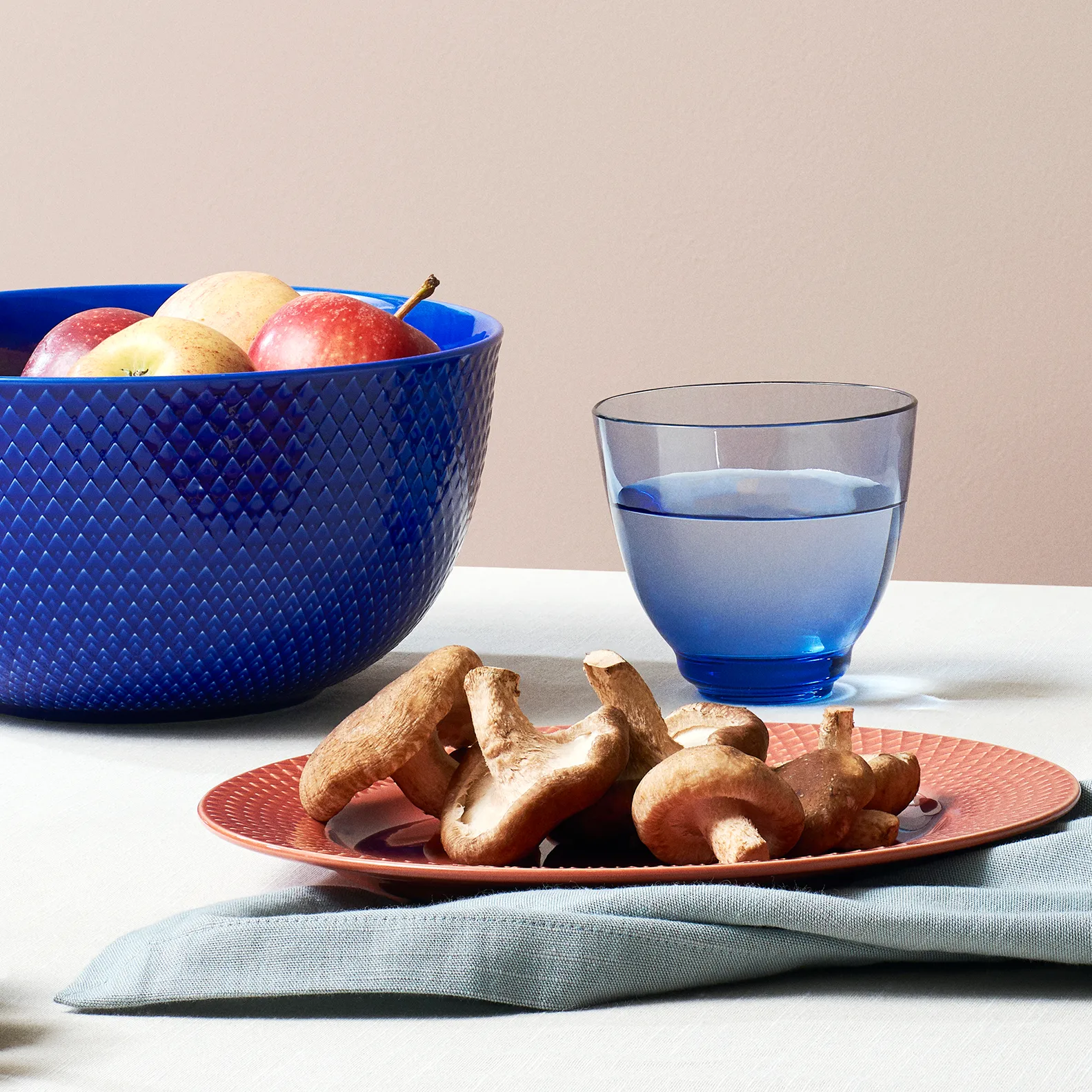 Rhombe serving bowl Ø22 cm, dark blue Lyngby Porcelæn