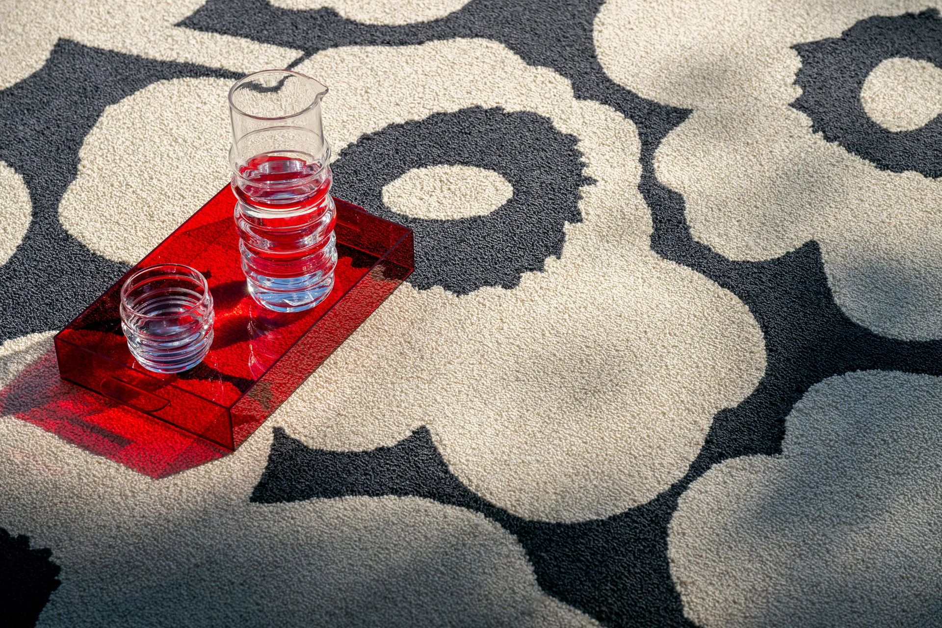 Unikko outdoor rug, Charcoal-white, 160x230 cm Marimekko