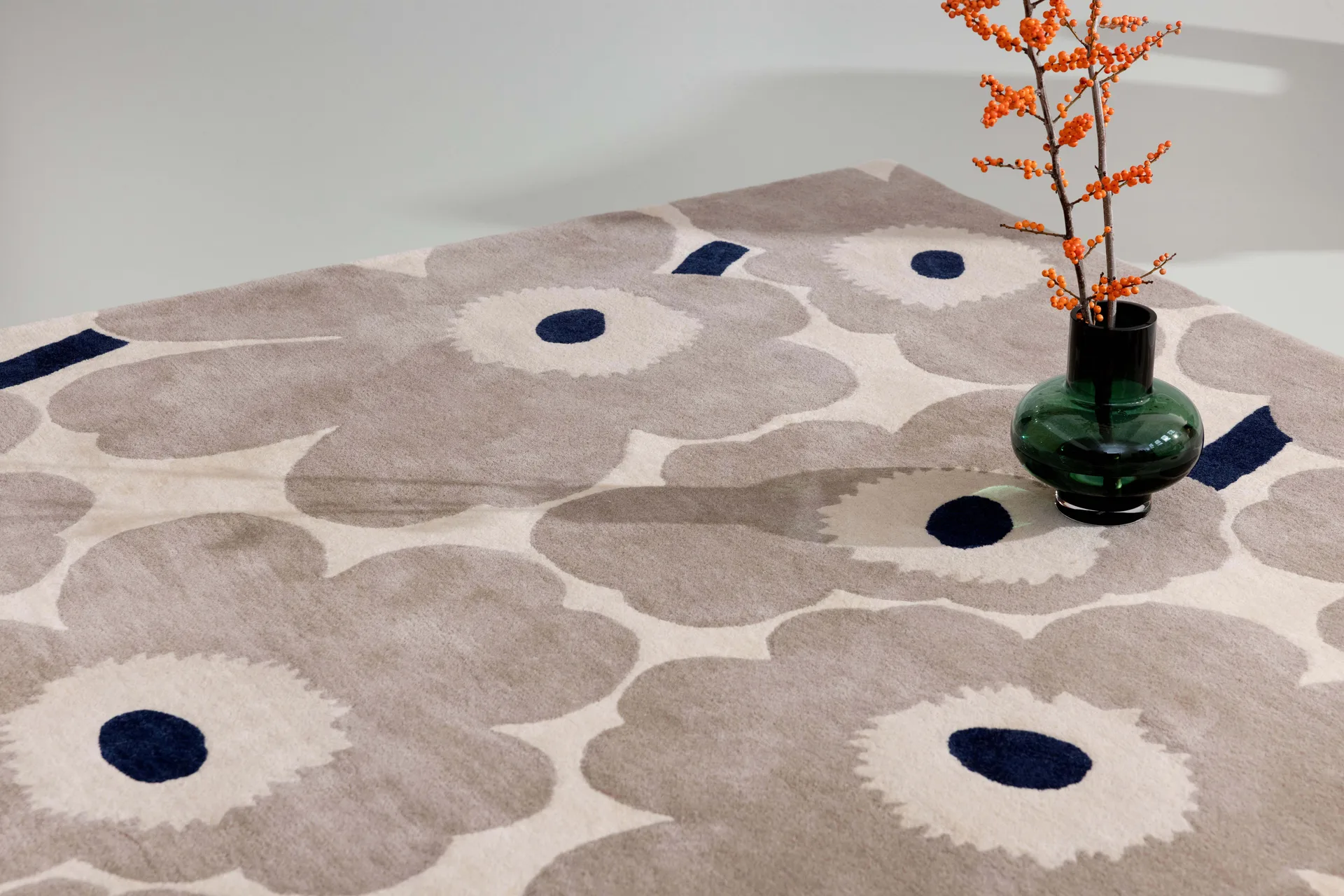 Unikko wool rug, Greige, 140x200 cm Marimekko