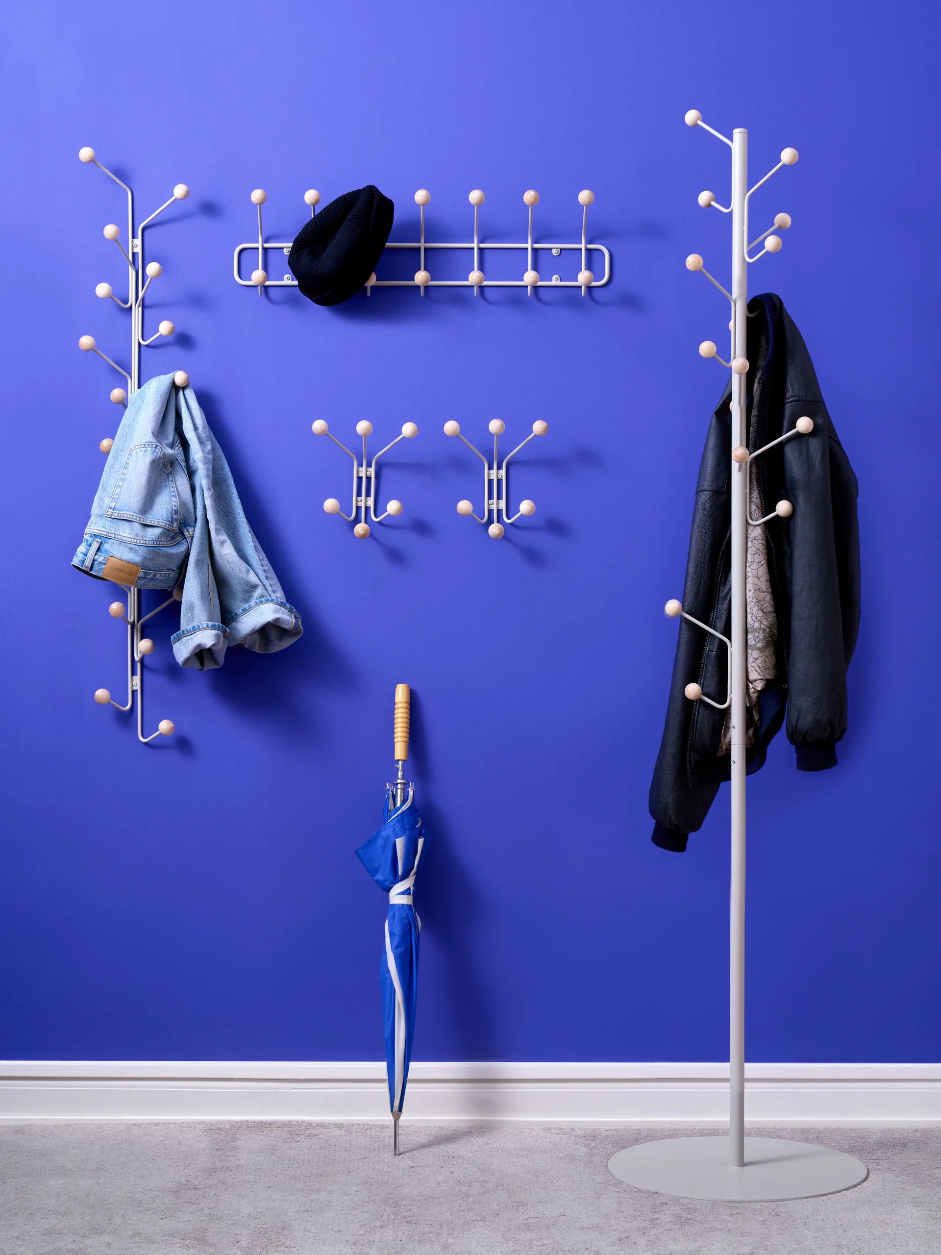 Bill Floor clothes hanger, Greige Maze