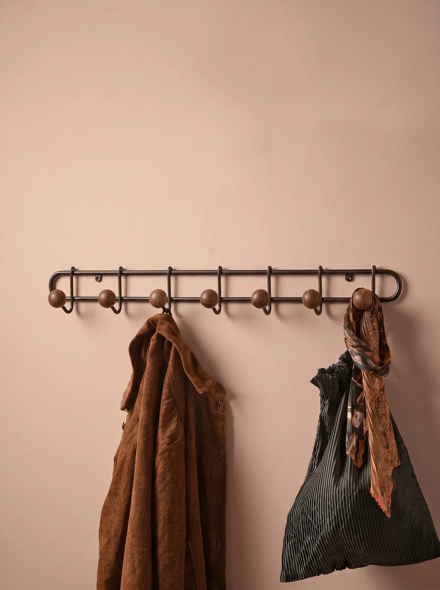 Bill Slim coat rack, Black-walnut Maze