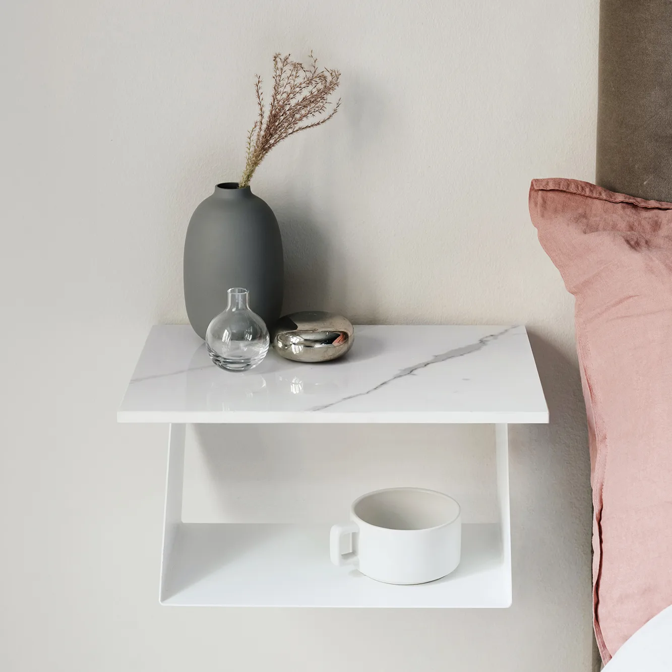 Edgy Edition shelf, white Maze