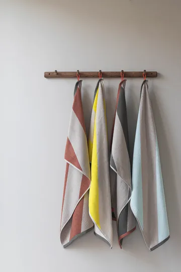 Diagonal towel - Dark olive, 50x90 cm - Mette Ditmer