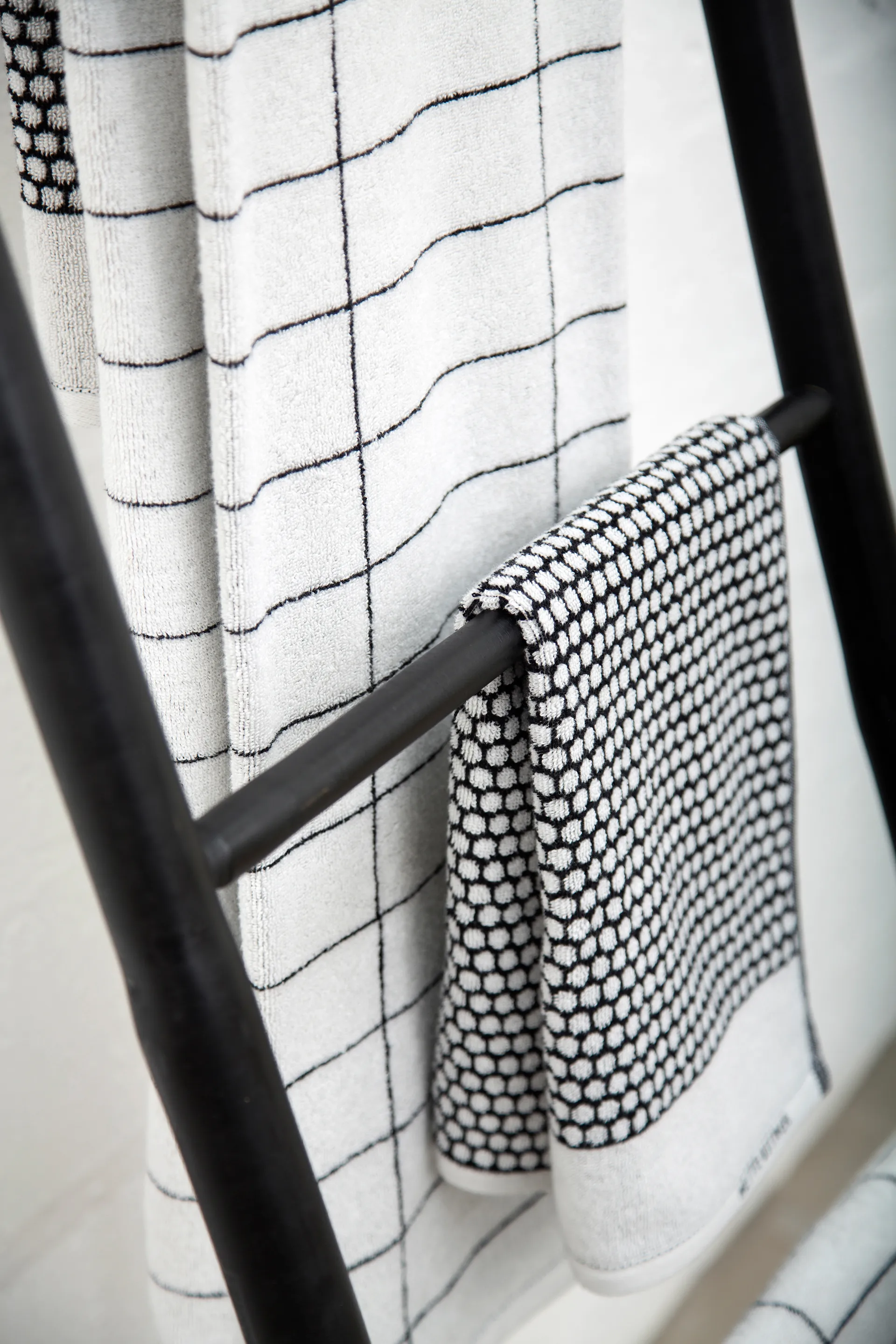 Grid guest towel 38x60 cm 2 pack, Black-off white Mette Ditmer