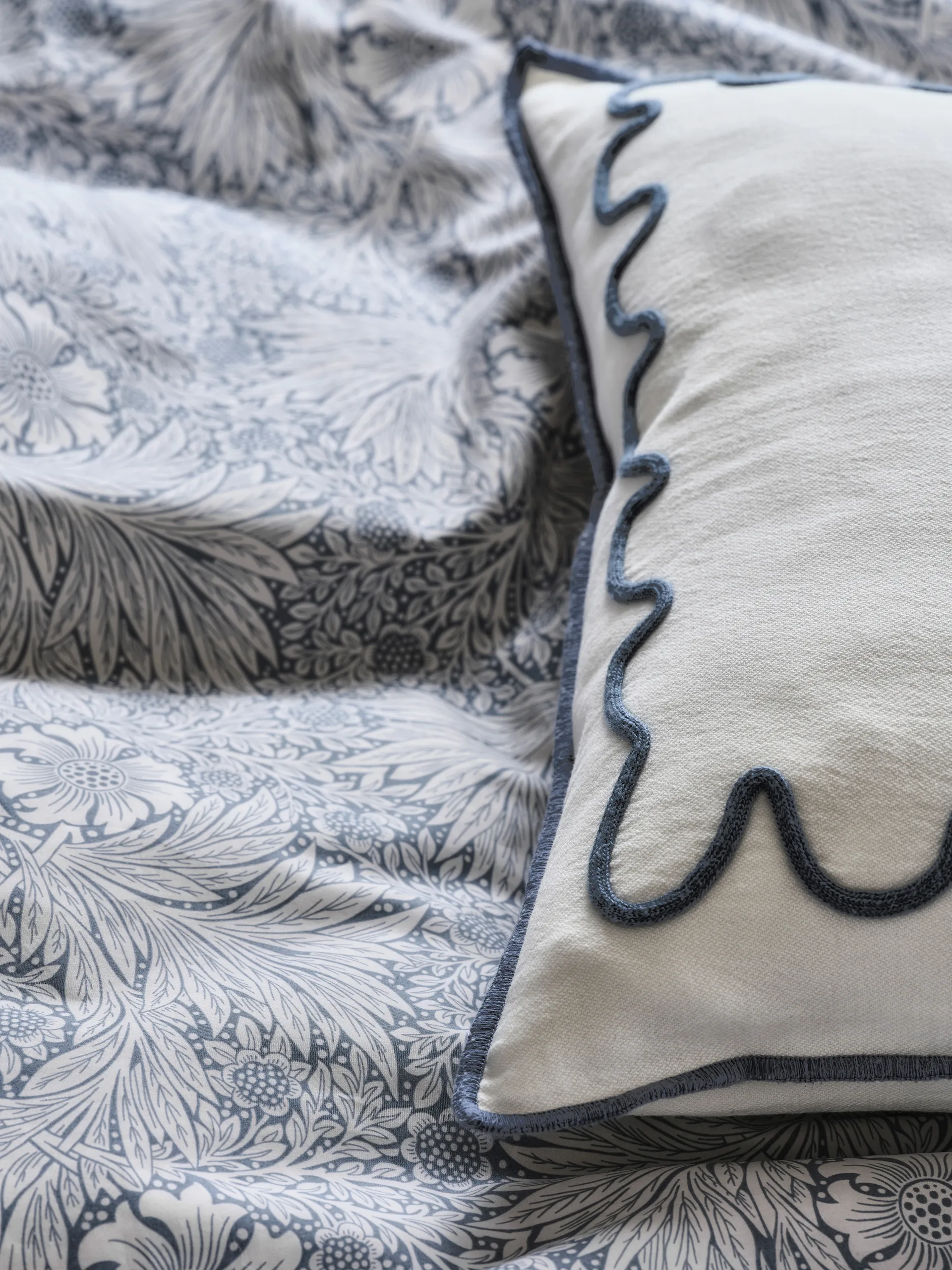 Morris & Co. Marigold Pillowcase, Blue, 50x90 cm Mille Notti