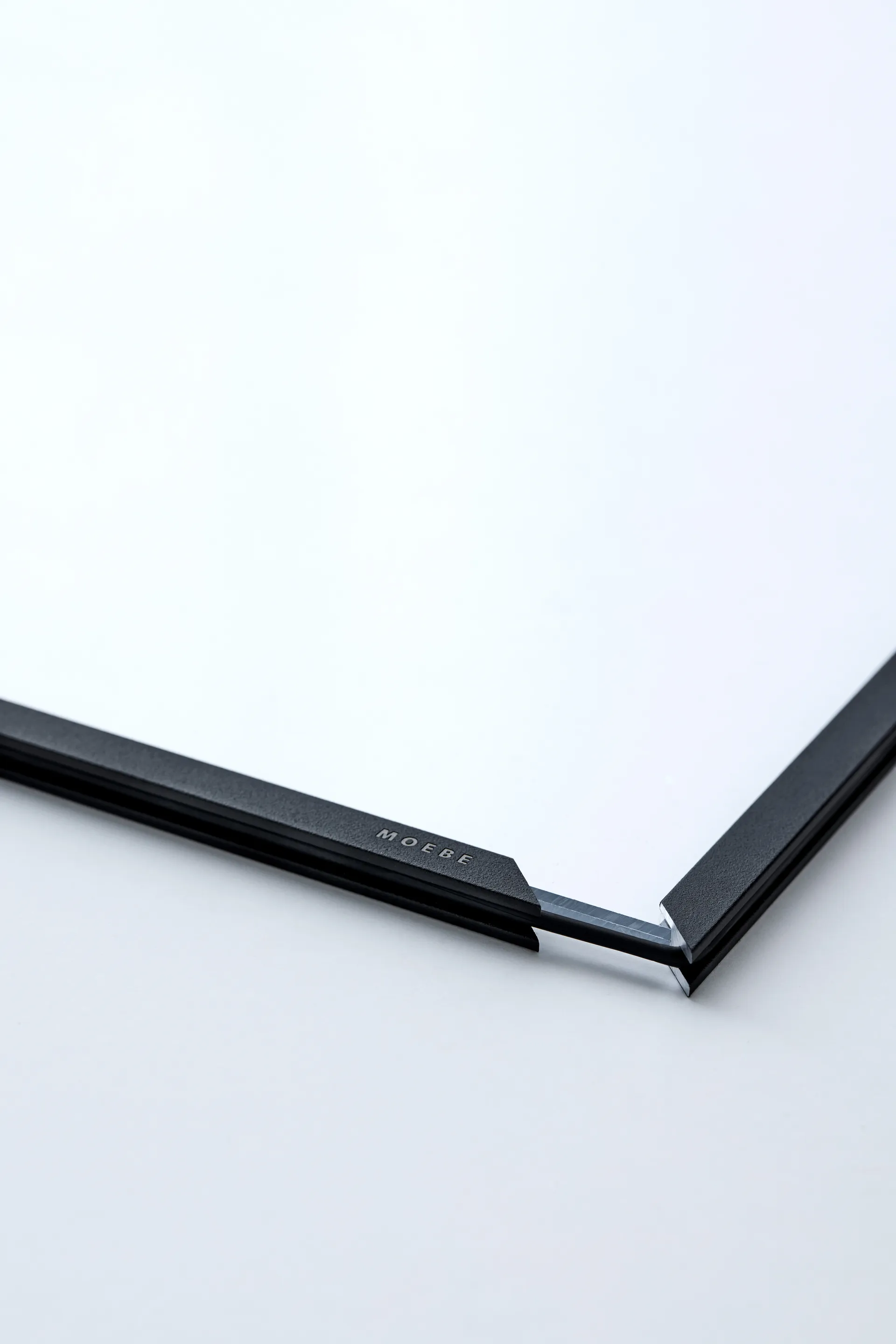 Moebe frame 40x50 cm, Transparent. Black MOEBE