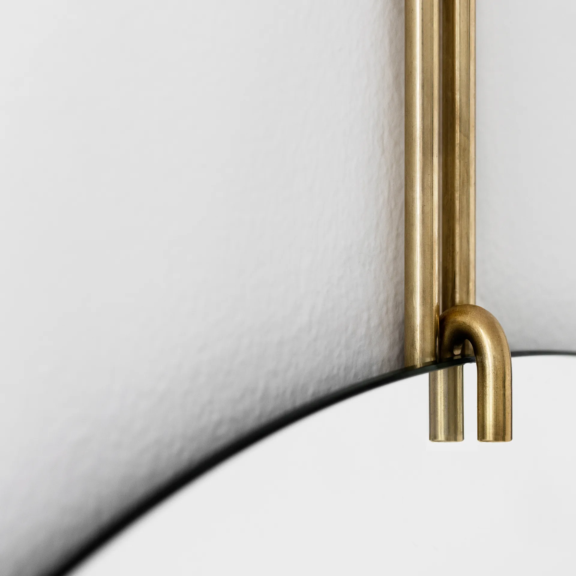 Moebe wall mirror Ø 70 cm, Bronze MOEBE