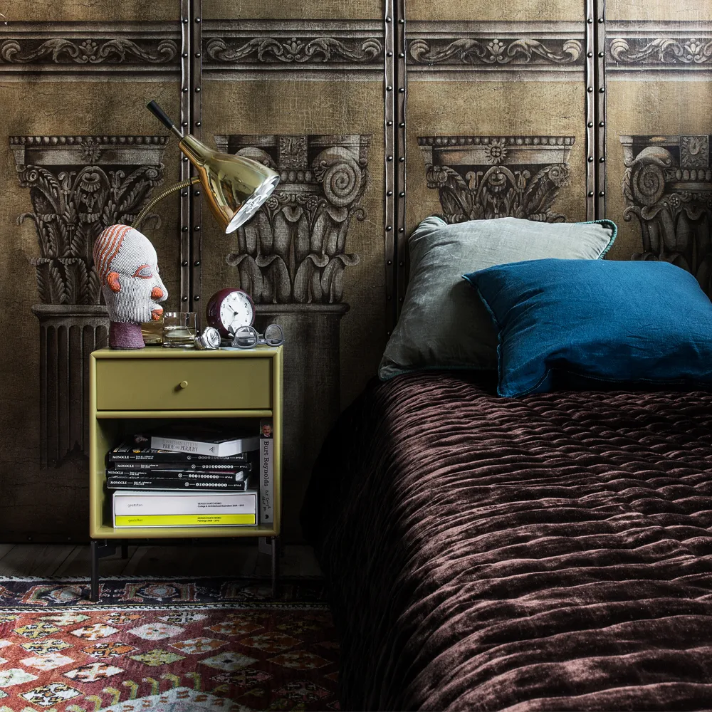Dream bedside table, Black 05, black lacquered legs Montana