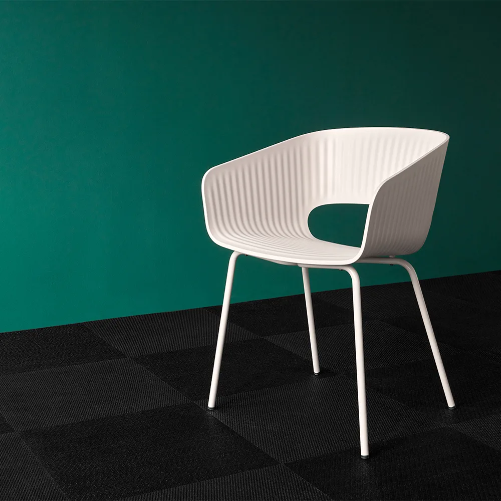 Marée 401 chair, Mushroom lacquered metal legs Montana