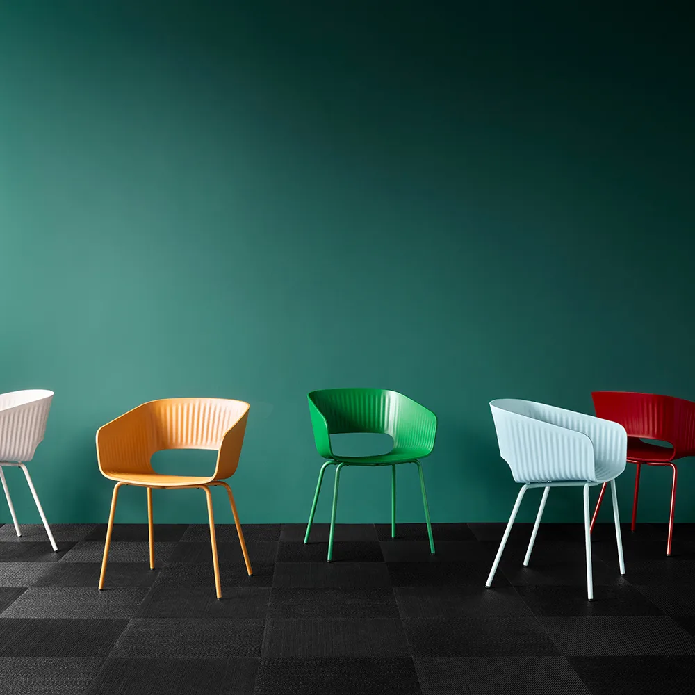 Marée 401 chair, Parsley 152 lacquered metal legs Montana
