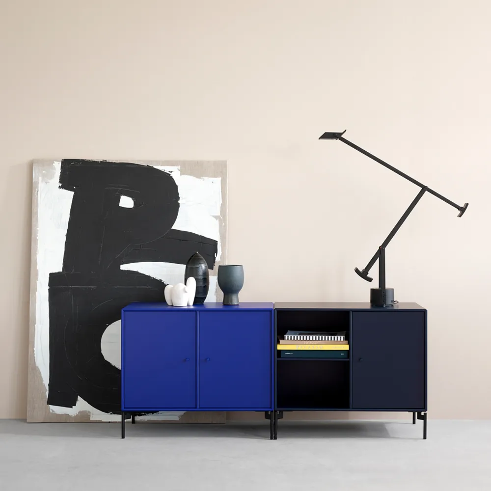 Save side table, Nordic 09, black lacquered leg Montana