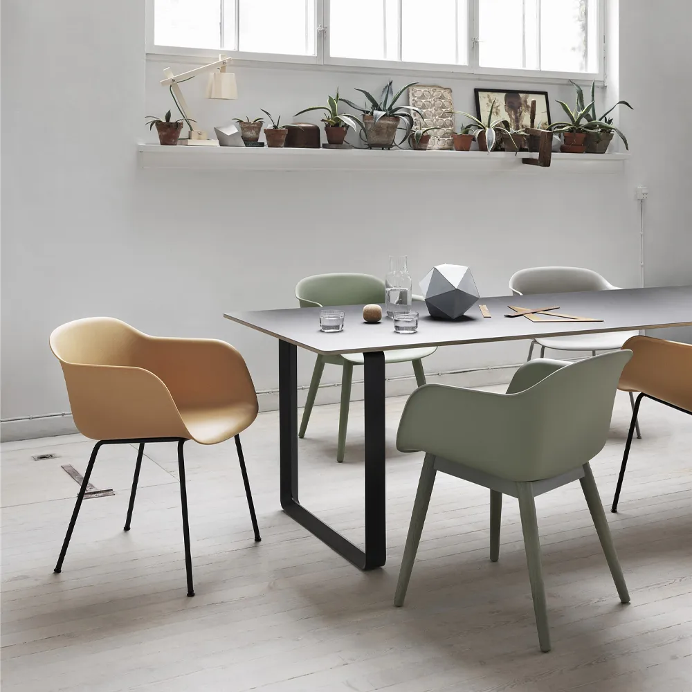 70/70 dining table 255x108 cm, Solid oak-Black Muuto