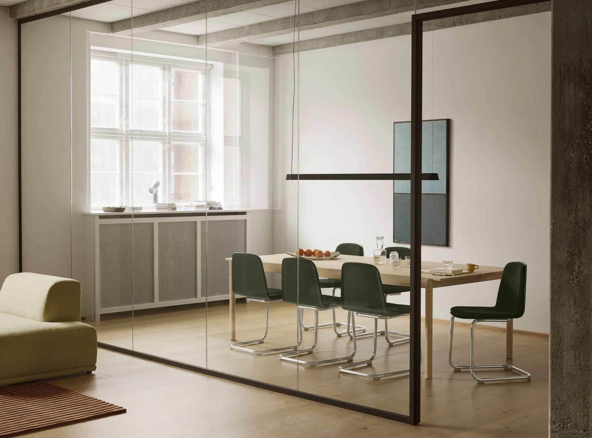 Brink Chair Cantilever Base chair, Black Muuto