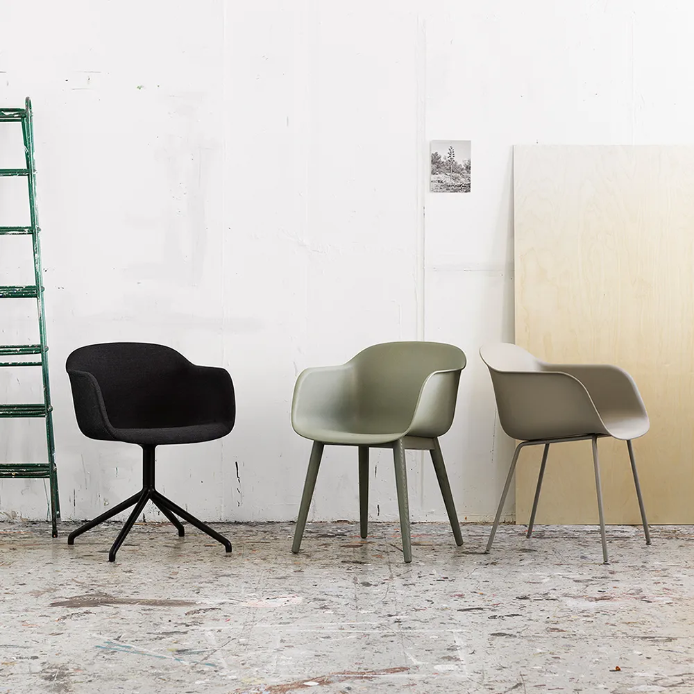 Fiber armchair tube base, Refine leather black-Black Muuto