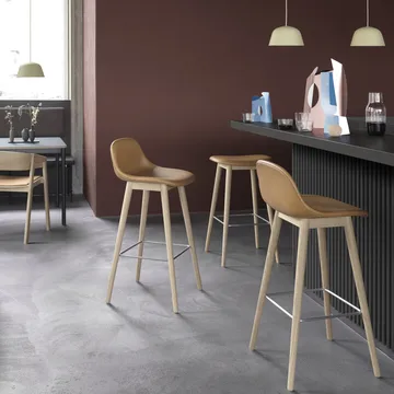 Fiber barstool with backrest 65 cm - Dusty green-green legs - Muuto