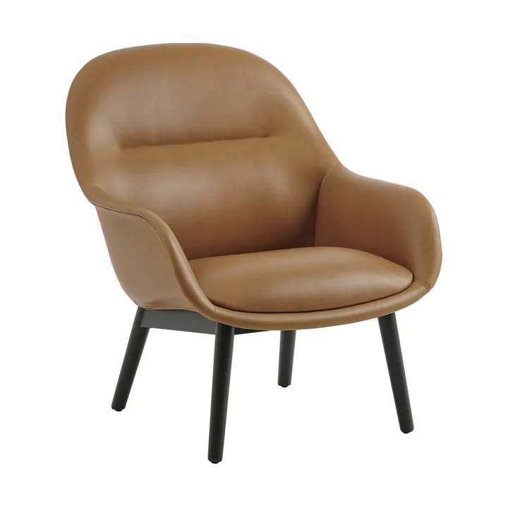 Fiber Lounge armchair with oak legs - Refine leather cognac-black - Muuto