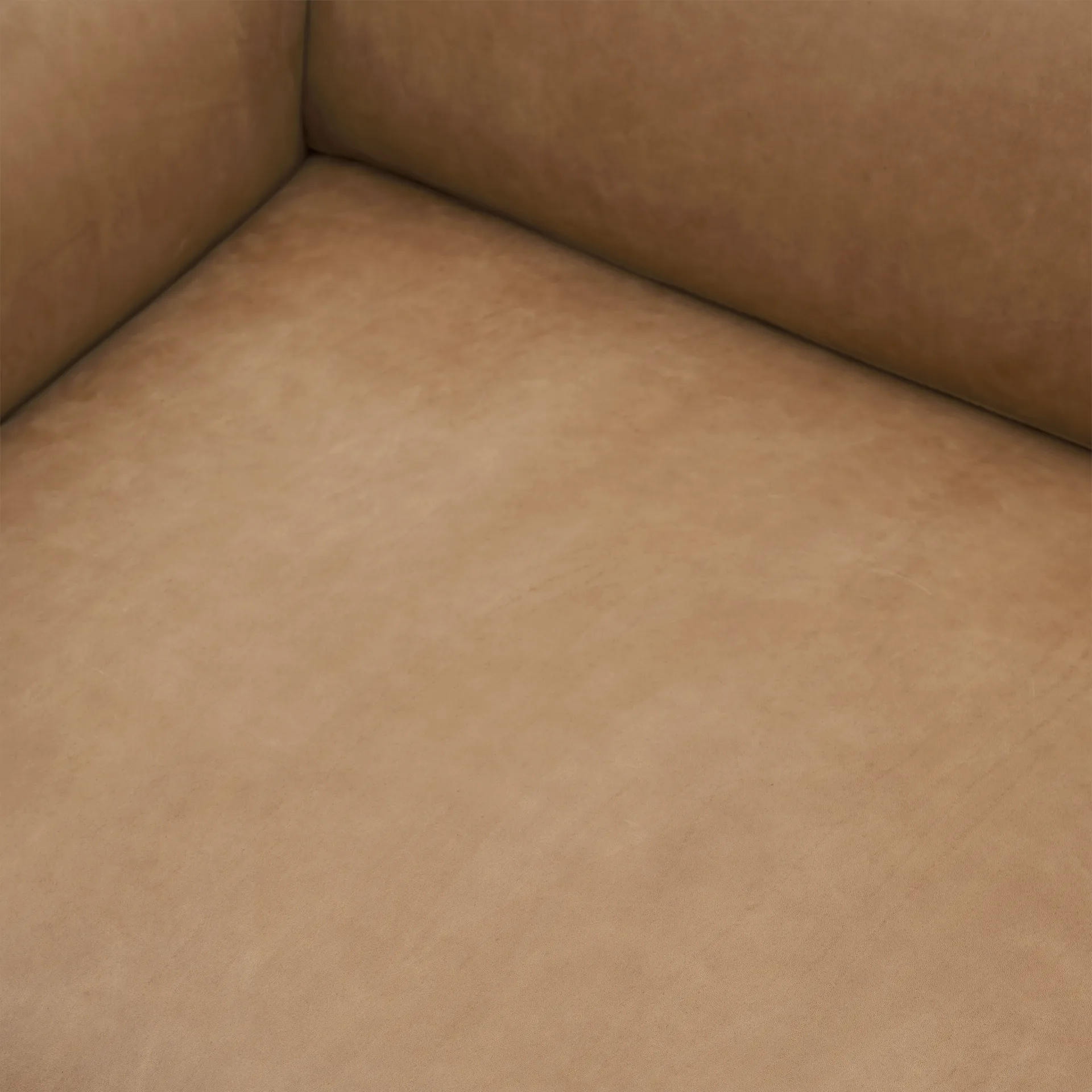 Outline 3.5-seater sofa polished aluminum, Grace leather Camel Muuto