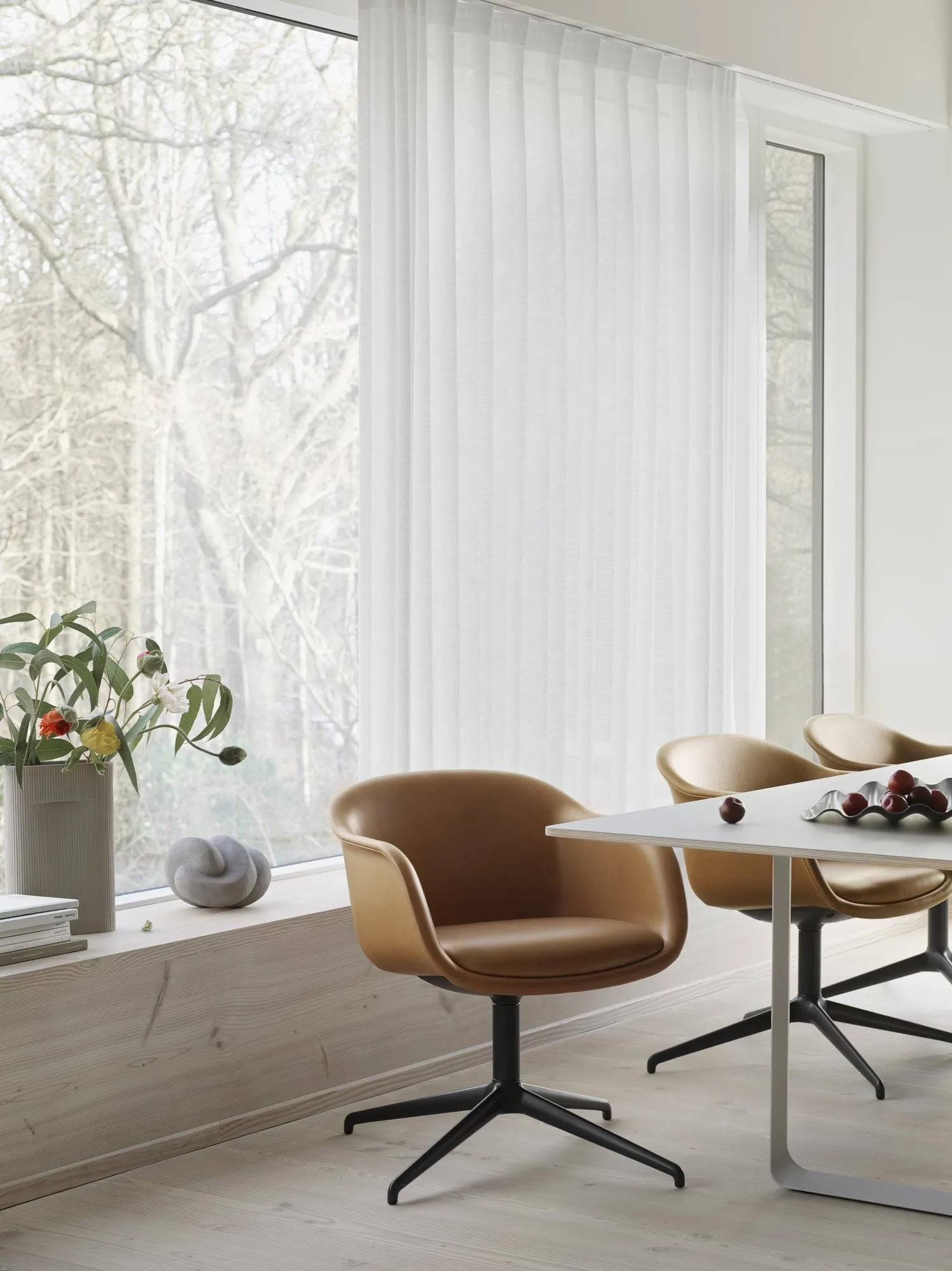 Ridge vase frosted glass 16,5 cm, Light orange Muuto