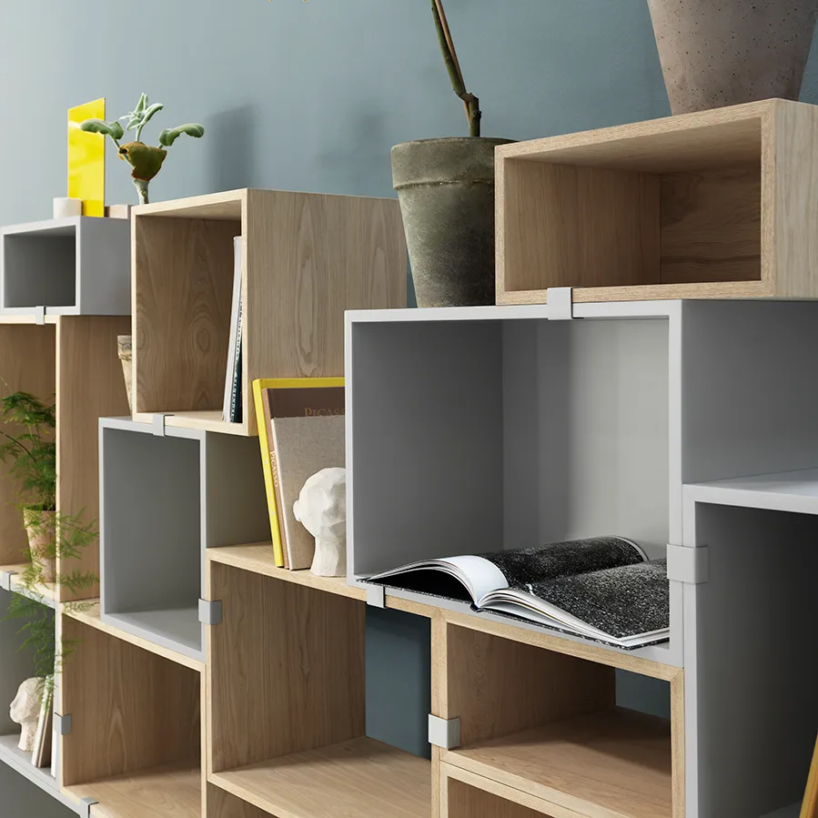 Stacked 2.0 shelving with back plate, small, oak Muuto