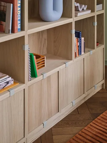 Stacked 2.0 shelving with back plate, small - oak - Muuto